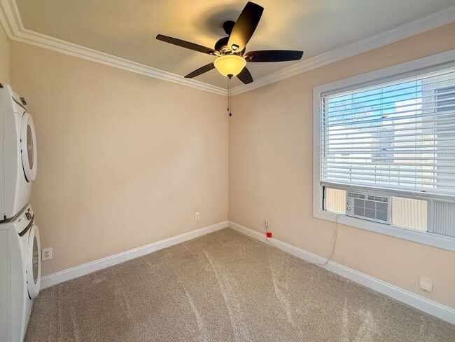Building Photo - Charming 2BR/1BA in San Diego Available Now!