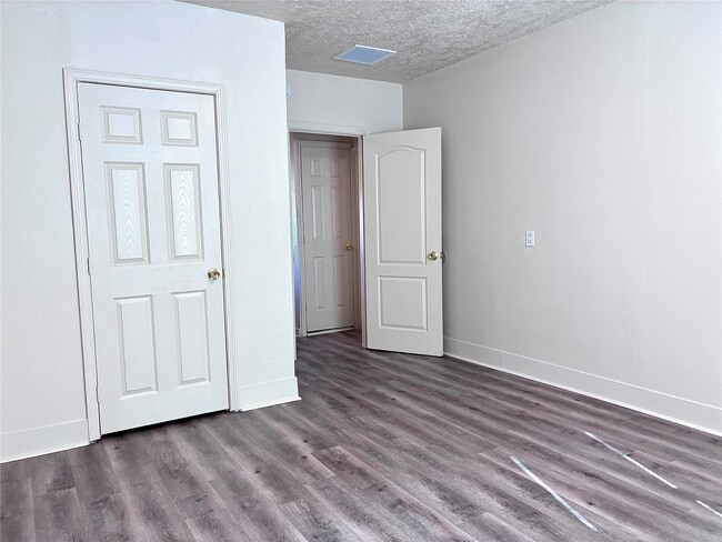 Building Photo - 1115 Shawnee St