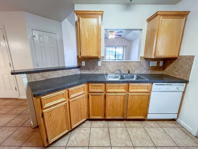 Building Photo - 1212 Nicholas Cir