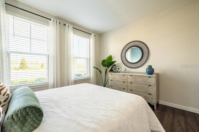 Building Photo - 15000 Stratus Lp