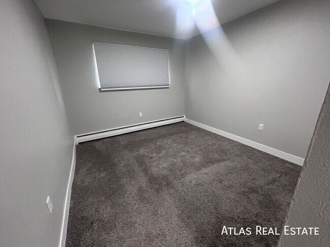 Building Photo - 551 S Fairfax St