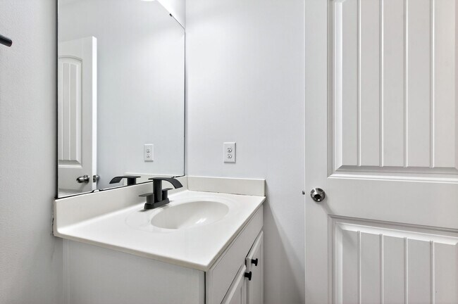 Building Photo - 4509 Middletown Dr