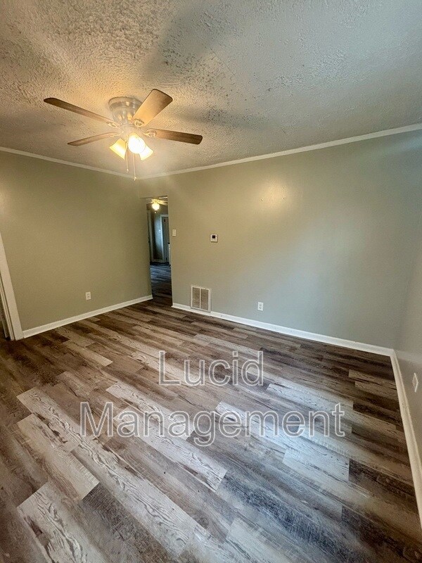 Building Photo - 4015 Parthenia Ave