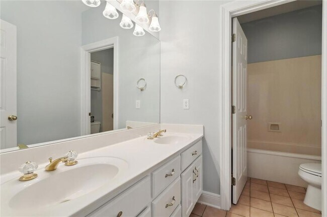 Building Photo - 1306 Woodmere Dr