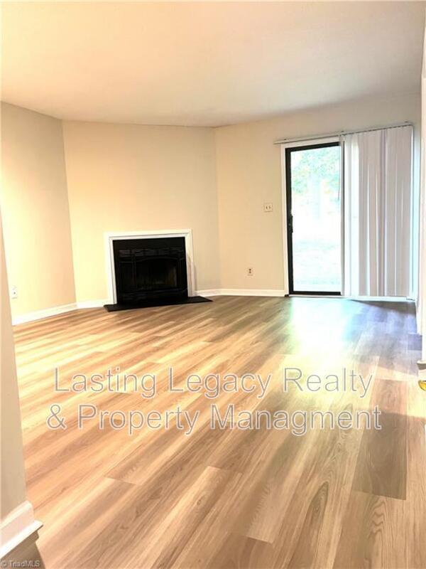 Building Photo - 212 Ridge Forest Ct