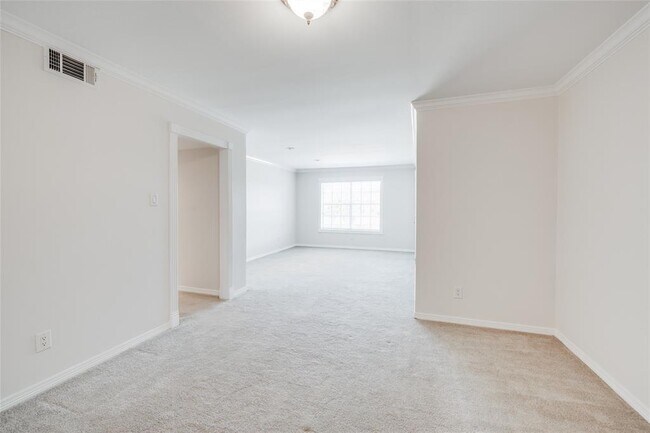 Building Photo - 7225 Beechnut St