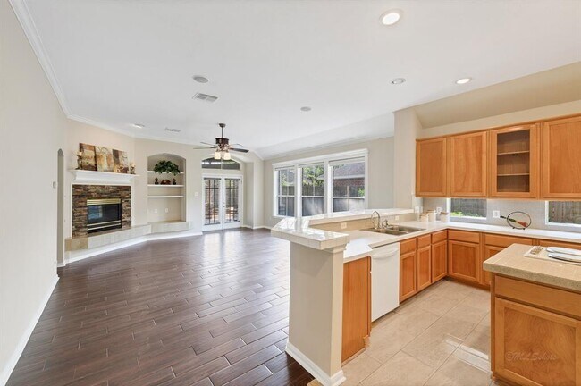 Building Photo - 7211 Bethany Bay Dr