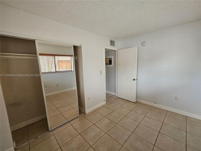 Building Photo - 8005 SW 107th Ave