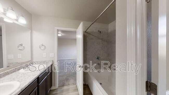 Building Photo - 10977 Quercia Cir