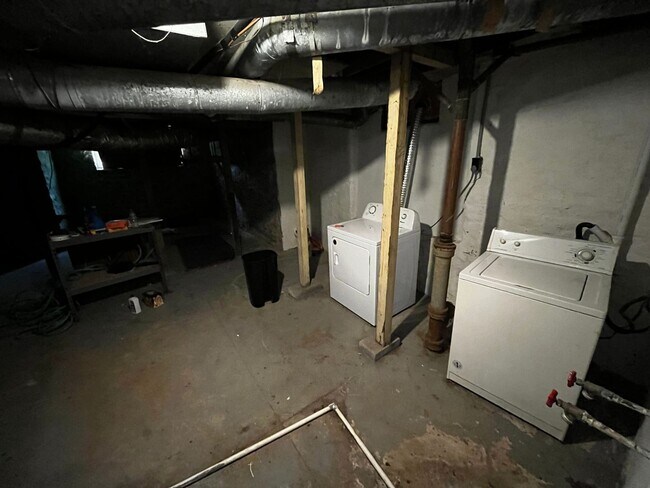 Building Photo - 1476-1478 Michigan Ave.   Mgt