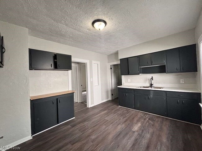 Building Photo - 907 Rondel Rd
