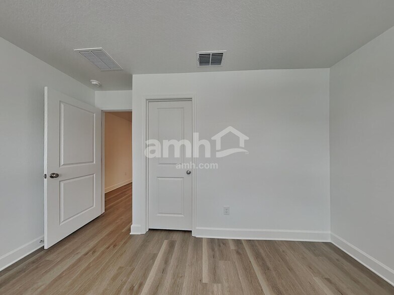 Building Photo - 37878 Dusty Saddle Ln