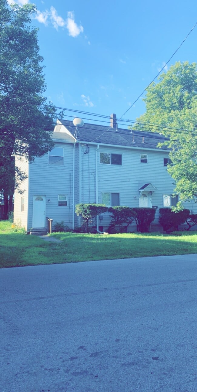 Primary Photo - 203 Poplar St