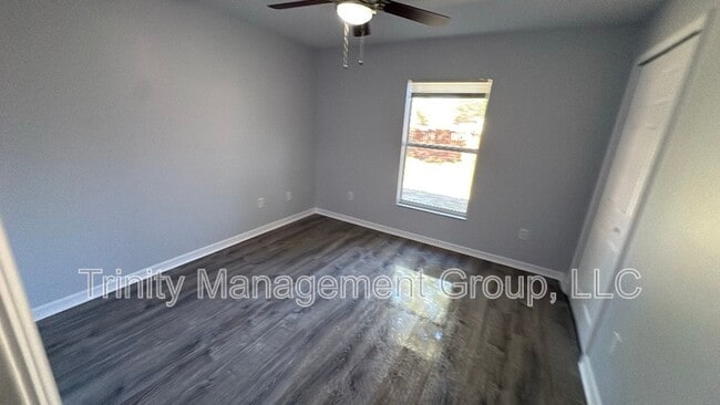 Building Photo - 1 Redwood Track Ln