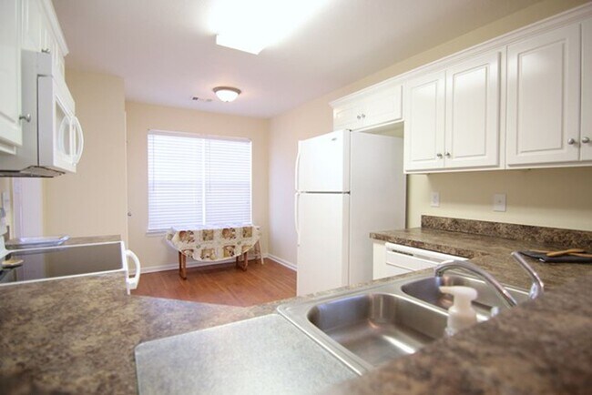 Building Photo - 108 Mistletoe Way