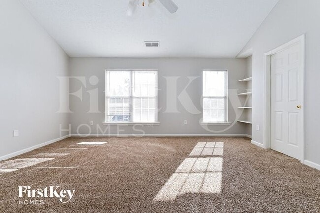 Building Photo - 9553 Lakeview Cir