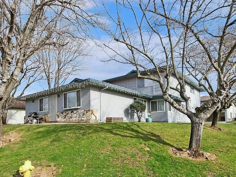 Primary Photo - 287 Sharp Cir