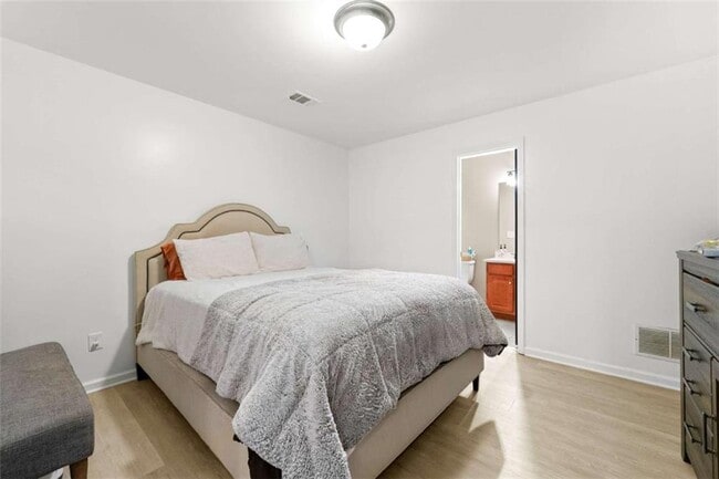 Building Photo - 1501 Glenivy