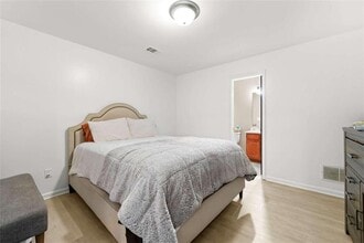 Building Photo - 1501 Glenivy