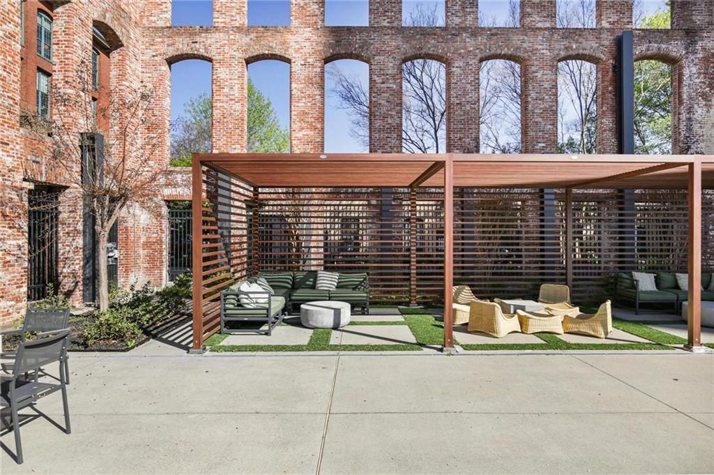 Building Photo - 170 Boulevard NE