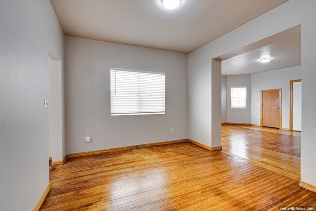 Building Photo - 618 N Ashland Ave