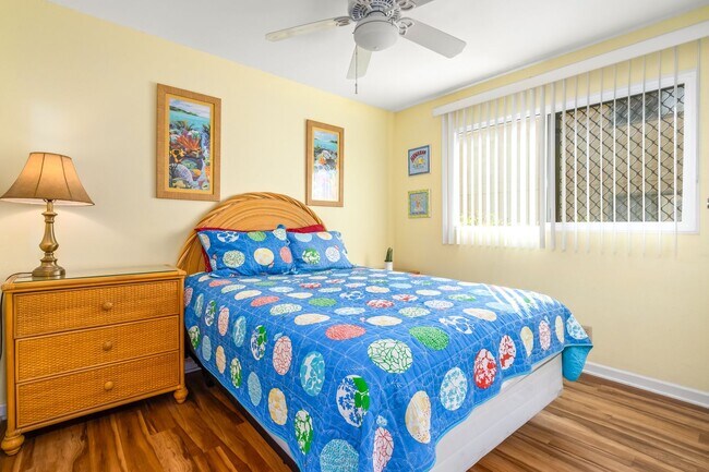 Building Photo - Fully Furnished 2 Bed/1.5 Bath, Maui Gardens Condo with Resort Amenities and Steps to the Beach!