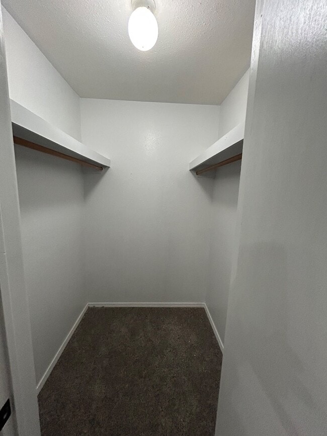 Building Photo - 721 N Vinita Ave