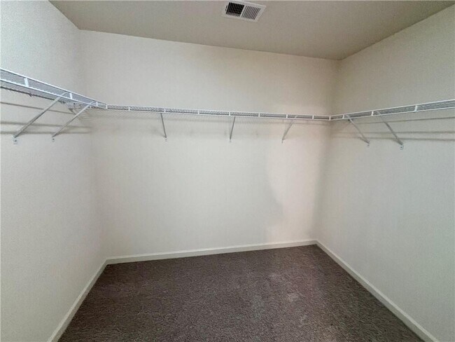 Building Photo - 613 Stonehurst Ln