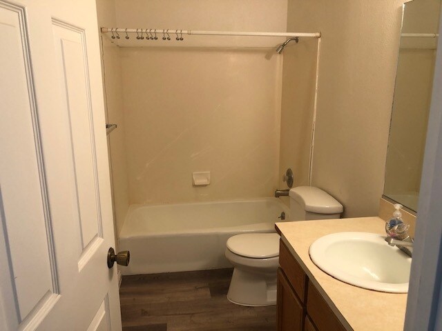 Building Photo - 267 E 500 N