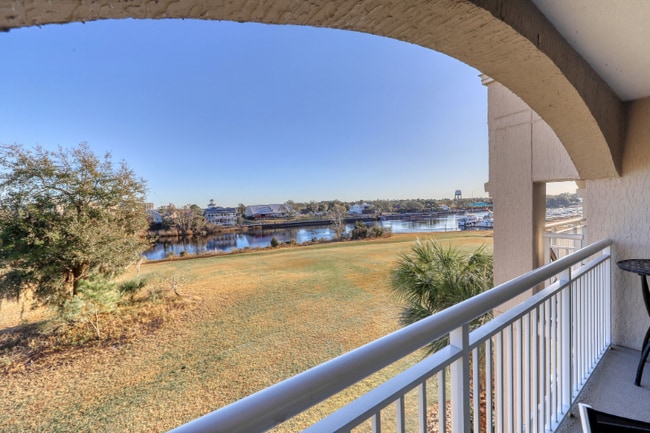 Building Photo - 2151 Bridge View Ct