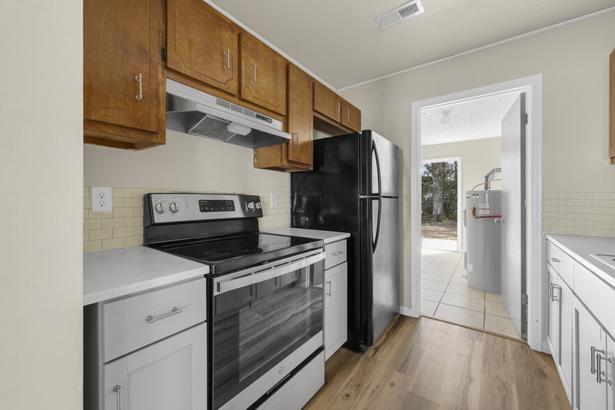 Kitchen - 377 W Wilbur St