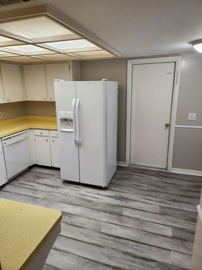 Building Photo - Charming 3-1.5 Duplex Near SunRail – Maitland