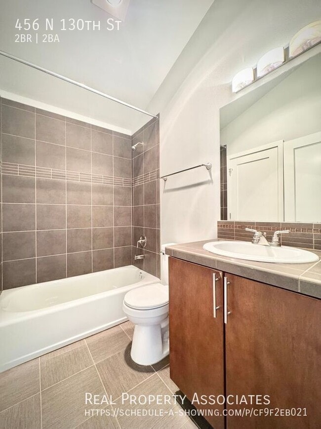 Building Photo - 456 N 130th St