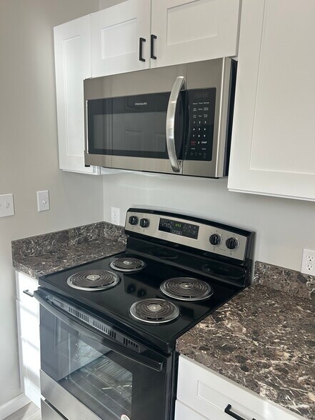 Building Photo - 1 Caroline Ave