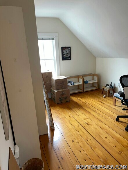 Building Photo - 30 Healey St