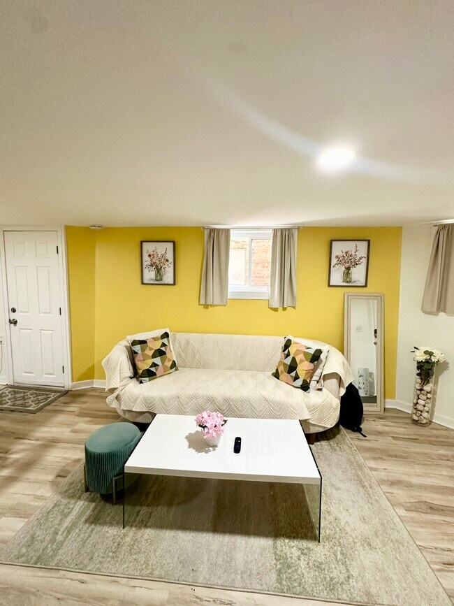 Building Photo - 6337 S Saint Lawrence Ave