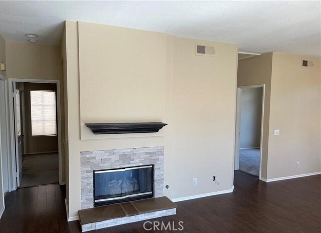 Building Photo - 8215 E Oak Ln