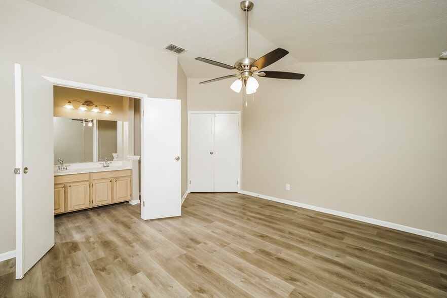 Building Photo - 10415 Copperwood Dr