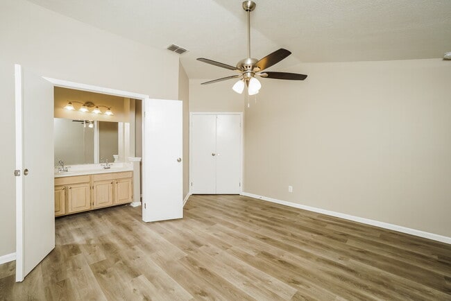 Building Photo - 10415 Copperwood Dr
