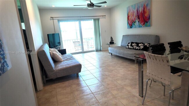 Building Photo - 5200 Washington St