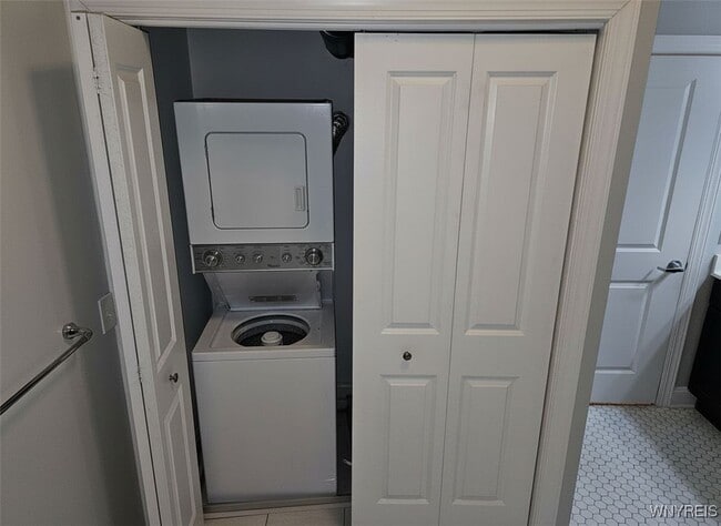 Building Photo - 610 Ayer Rd