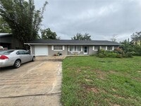 Building Photo - 1079 Seminole St