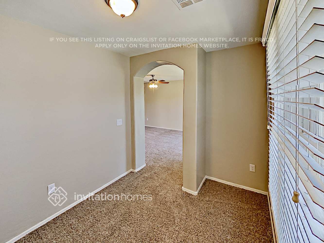 Building Photo - 853 S Huish Dr