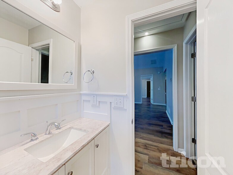 Building Photo - 204 Cobblestone Ln