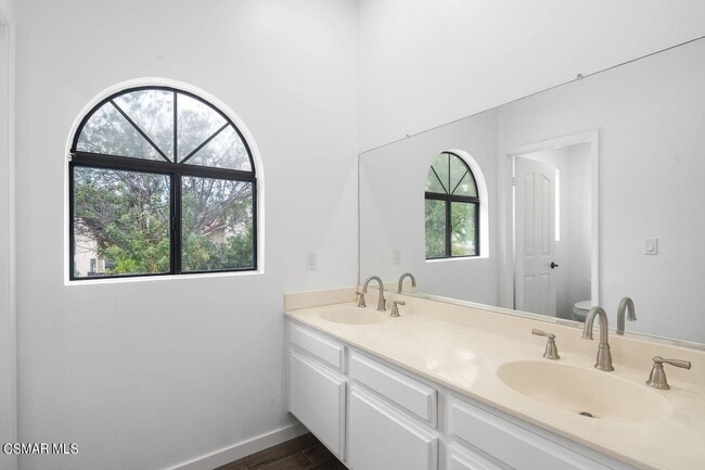 Building Photo - 4139 Lost Springs Dr