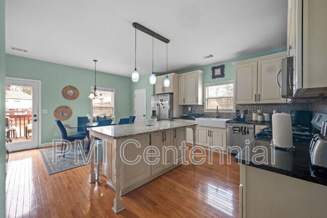 Building Photo - 669 Sportsman Ln