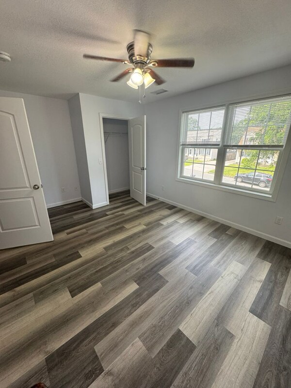 Building Photo - 135-137 Laconia St