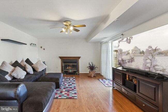 Building Photo - 14690 Stratford Dr