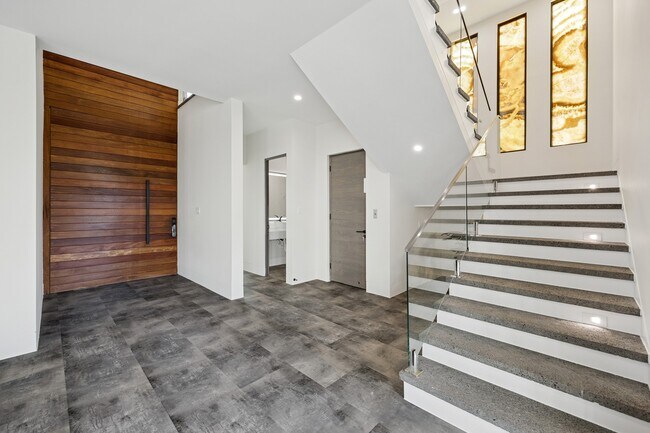 Building Photo - 2610 Westgrove Ln