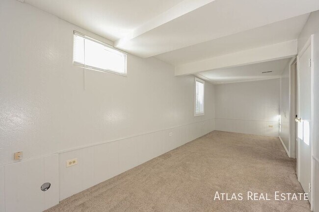 Building Photo - 8607 W 62nd Pl